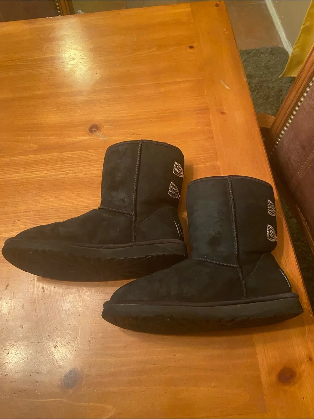 UGG Women's Black Classic Short Swarovski Crystal Bow Boot size 7